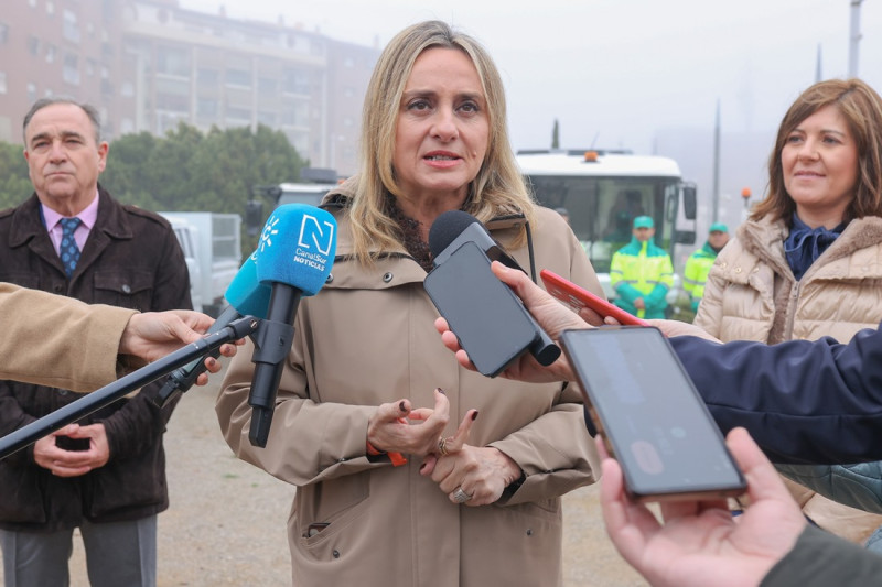 La alcaldesa de Granada, Marifran Carazo, ha visitado las Ecobrigadas (GPMEDIA)