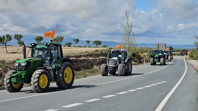 Imagen de archivo de una tractorada en el Altiplano de Granada por las ayudas a los cultivos de frutos de cáscara (UPA)