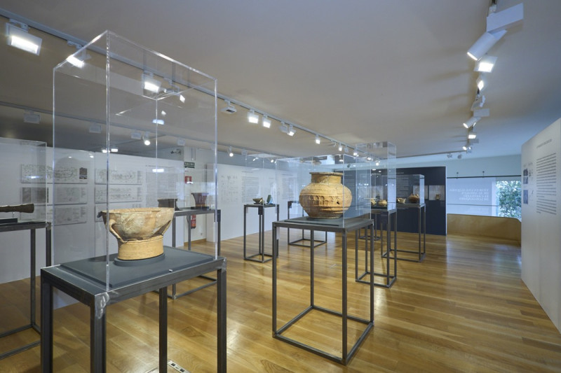 Muestra ubicada en Sala Zaida de Fundación Caja Rural Granada (CAJA RURAL)