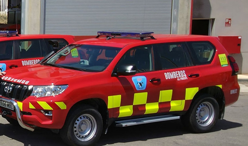 Medio centenar de personas desalojadas de un edificio en Roquetas por un incendio, ya extinguido (112)