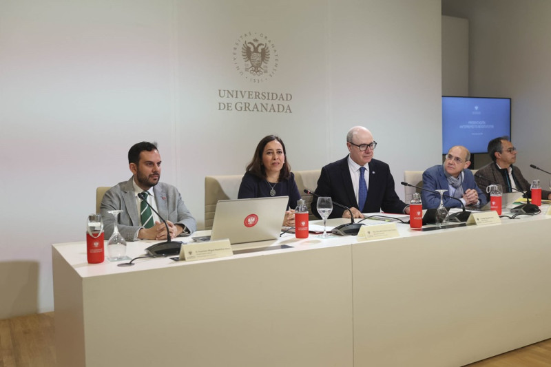 Presentación del anteproyecto de estatutos de la UGR (GPMEDIA) Presentación del anteproyecto de estatutos de la UGR (GPMEDIA)