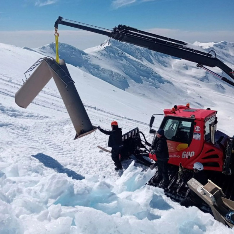 Desmontaje de la torre dañada a principios de marzo (CETURSA) Desmontaje de la torre dañada a principios de marzo (CETURSA)