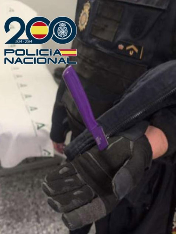 Agente de la Policía Nacional acuchillado en una mano en Baza (POLICÍA NACIONAL) Agente de la Policía Nacional acuchillado en una mano en Baza (POLICÍA NACIONAL)