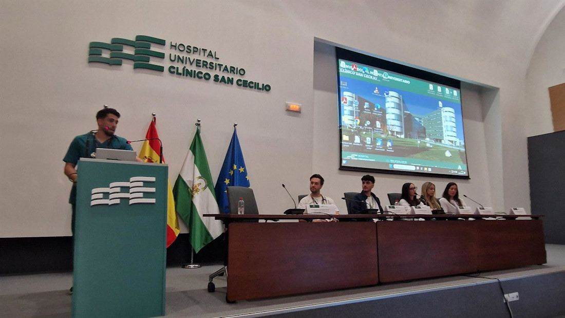 Doscientos futuros residentes visitan el Clínico San Cecilio de Granada para conocer su oferta de 111 plazas en 2026 (JUNTA)