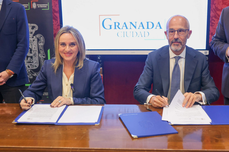 Firma de la renovación del convenio (GPMEDIA)