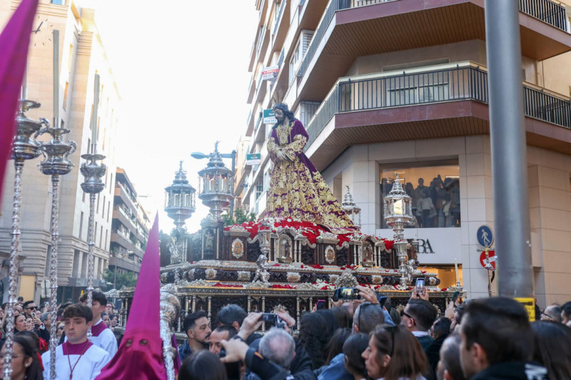 El Señor del rescate por las calles de Granada (GPMEDIA) El Señor del rescate por las calles de Granada (GPMEDIA)
