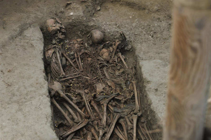 Detalle de una fosa del Barranco de Víznar. Archivo (ÁLEX CÁMARA - EUROPA PRESS)