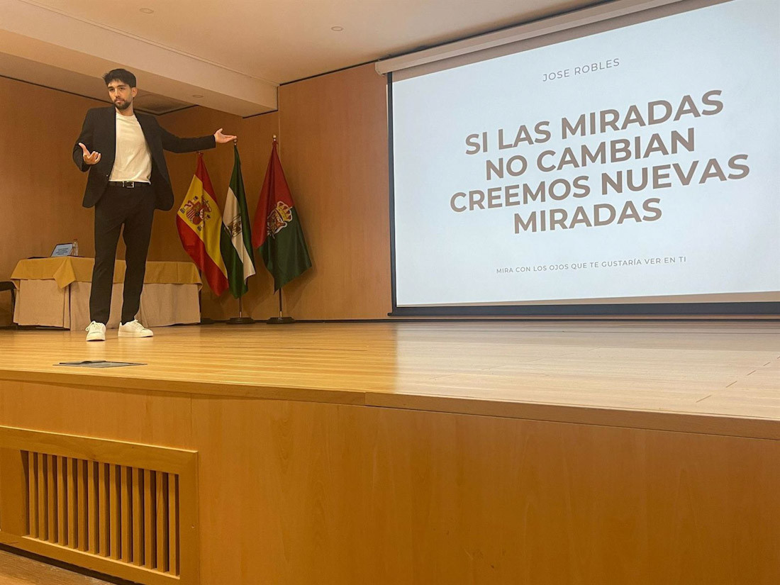 Granada ha acogido la jornada 'El rol de las familias en la construcción de una escuela inclusiva y justa', en la que se ha subrayado el papel decisivo de padres y madres en la mejora de la calidad educativa (FAPYMA)