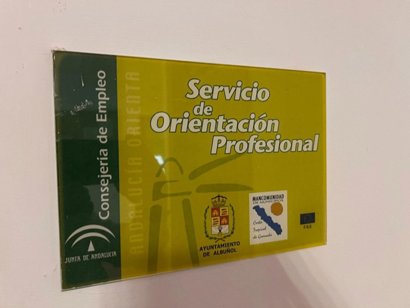 Cartel del Servicio de Orientación Profesional (JUNTA DE ANDALUCÍA) Cartel del Servicio de Orientación Profesional (JUNTA DE ANDALUCÍA)