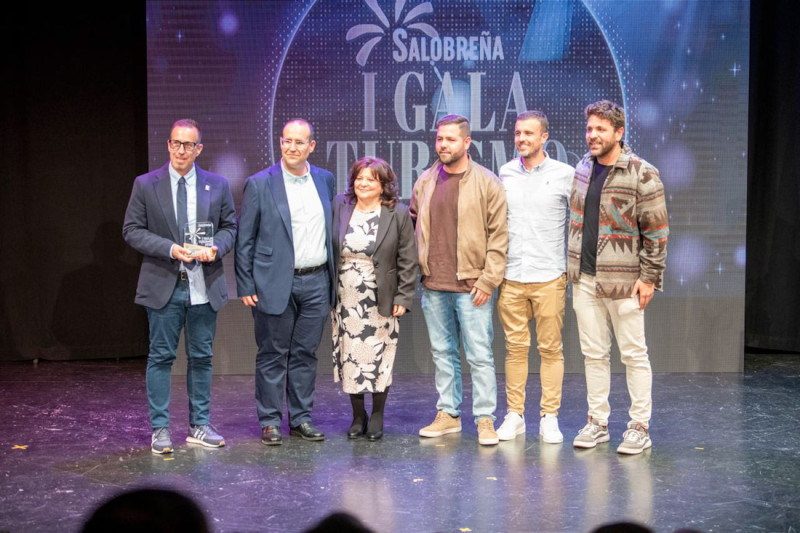 Entrega del premio (TROPICALIA SUMMER) Entrega del premio (TROPICALIA SUMMER)