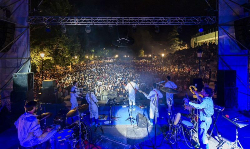 Imagen de archivo de una actividad de la Noche en Blanco de Granada en 2025 (AYUNTAMIENTO DE GRANADA)