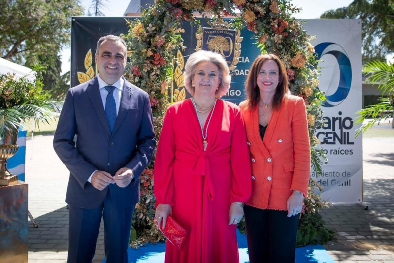 La consejera de Fomento, Articulación del Territorio y Vivienda, Rocío Díaz, y el presidente de la Diputación de Granada, Francis Rodríguez (DIPUTACIÓN)