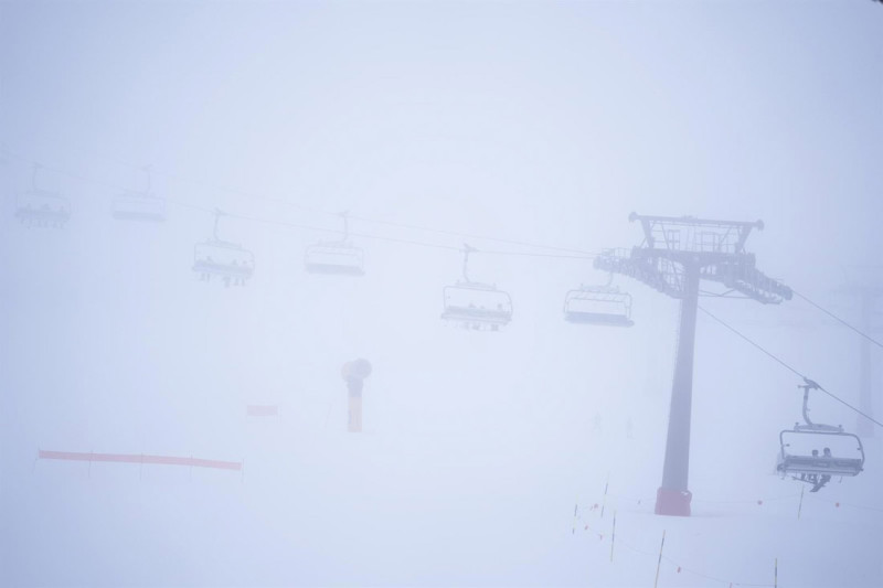 Estación de esquí de Sierra Nevada con mal tiempo en enero de 2026 (JOAQUIN CORCHERO - EUROPA PRESS)