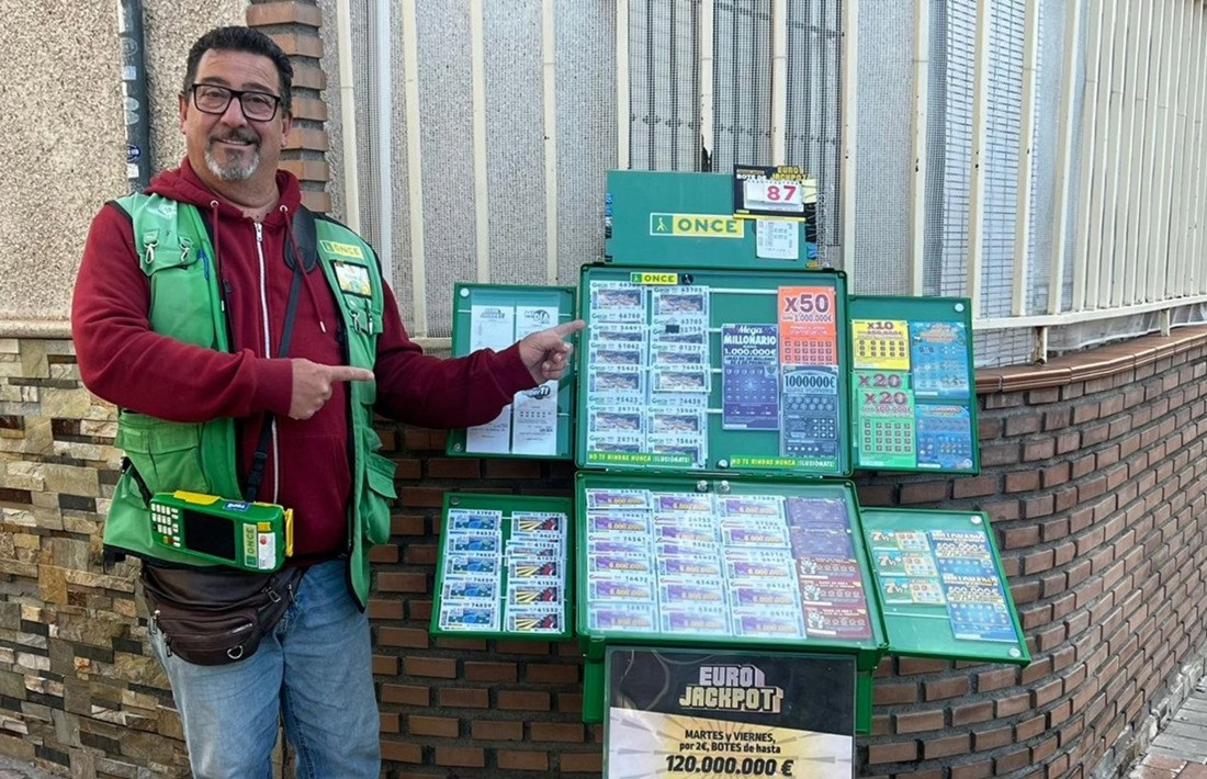 El sorteo de la ONCE de este pasado lunes ha dejado una parte de su suerte en la localidad granadina de Huétor Vega con 350.000 euros en premios gracias al vendedor Federico Alonso