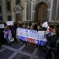 Imagen de archivo de un grupo de personas en una concentración a favor de Juana Rivas (ÁLEX CÁMARA - EUROPA PRESS)
