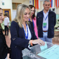 Marifran Carazo ejerciendo su derecho al voto (GPMEDIA)