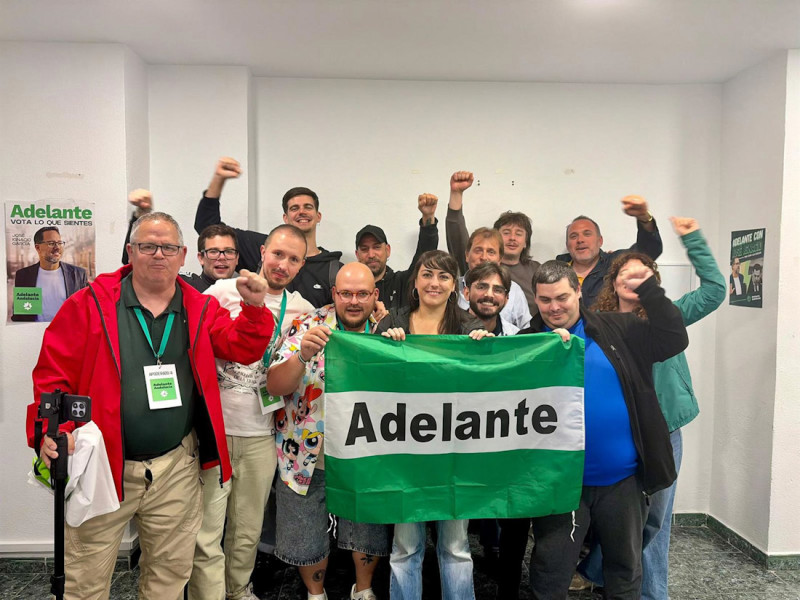 La parlamentaria electa de Adelante Andalucía por Granada, Inma Manzano, junto a compañeros de la formación, celebrarn los resultados electorales del 17M que han permitido que tenga una representante en la cámara legislativa regional (ADELANTE ANDALUCÍA) La parlamentaria electa de Adelante Andalucía por Granada, Inma Manzano, junto a compañeros de la formación, celebrarn los resultados electorales del 17M que han permitido que tenga una representante en la cámara legislativa regional (ADELANTE ANDALUCÍA)