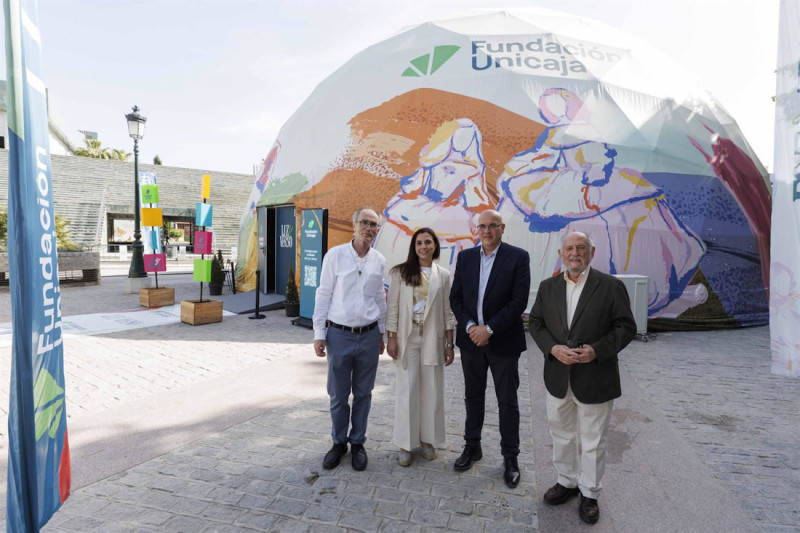 Presentación del espectáculo 'Luz y Verso' en Granada.
Presentación del espectáculo 'Luz y Verso' en Granada.