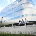 El diputado de Fondos Europeos, Desarrollo, Industria y Empleo, Antonio Díaz, junto al presidente de AJE Granada, Alejandro Aguado (DIPUTACIÓN DE GRANADA)