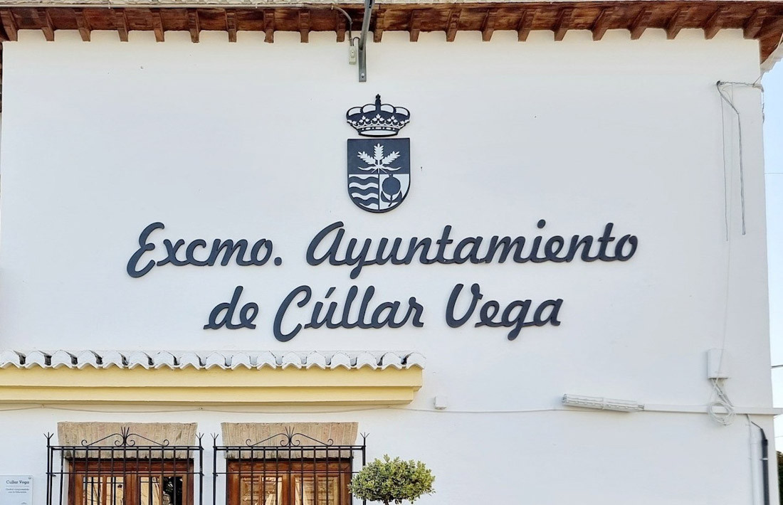 Vista de la fachada del Ayuntamiento de Cúllar Vega (AYUNTAMIENTO DE CÚLLAR VEGA)