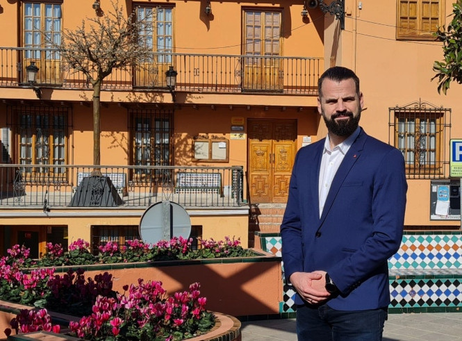 El portavoz de IU en el Ayuntamiento de Huétor Vega, Jesús Fernández (IU) El portavoz de IU en el Ayuntamiento de Huétor Vega, Jesús Fernández (IU)
