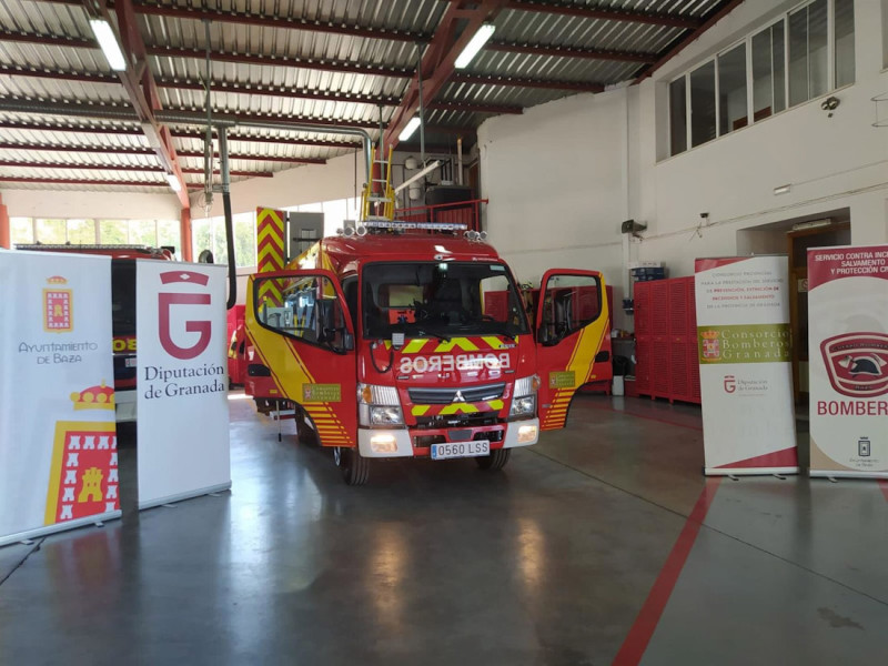 Vehículo de Bomberos de la Diputación de Granada. (DIPUTACIÓN DE GRANADA) Vehículo de Bomberos de la Diputación de Granada. (DIPUTACIÓN DE GRANADA)