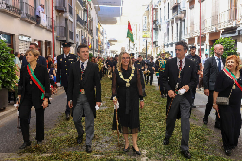 La comitiva municipal durante la procesión del Corpus Christi (GPMEDIA)