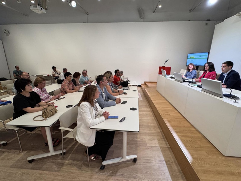 Presentación de la reunión de la Red Científica de Riesgos Alimentarios Emergentes de la Autoridad Europea de Seguridad Alimentaria (UGR) Presentación de la reunión de la Red Científica de Riesgos Alimentarios Emergentes de la Autoridad Europea de Seguridad Alimentaria (UGR)