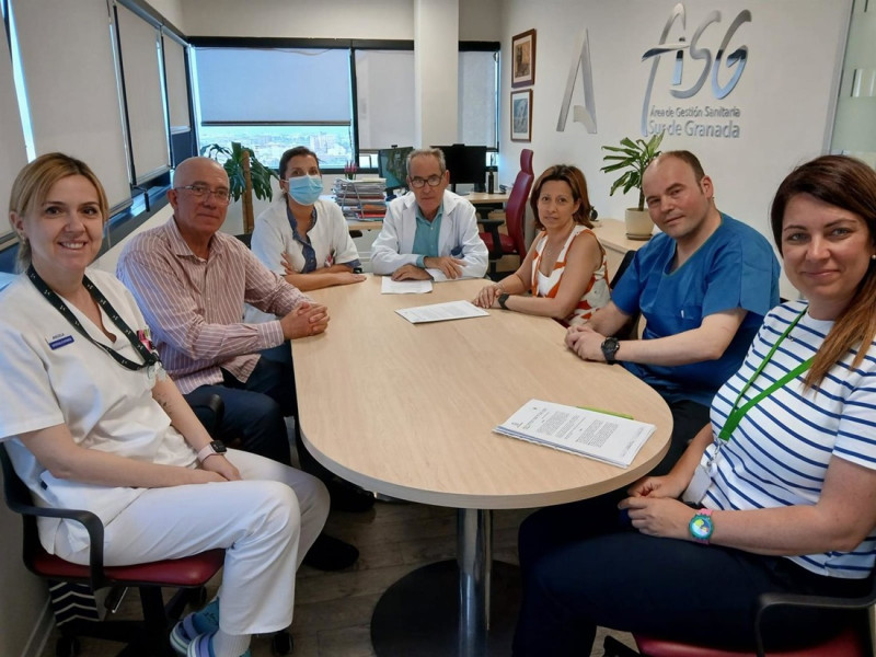 Reunión entre el Área de Gestión Sanitaria Sur de Granada y la asociación de pacientes con enfermedades intestinales inflamatorias ACCU Granada (JUNTA DE ANDALUCÍA)