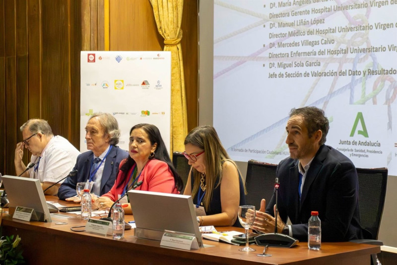 El Hospital Universitario Virgen de las Nieves ha celebrado la segunda edición de las jornadas con las asociaciones de pacientes con el lema 'Salud compartida: el valor de estar cerca'
El Hospital Universitario Virgen de las Nieves ha celebrado la segunda edición de las jornadas con las asociaciones de pacientes con el lema 'Salud compartida: el valor de estar cerca'