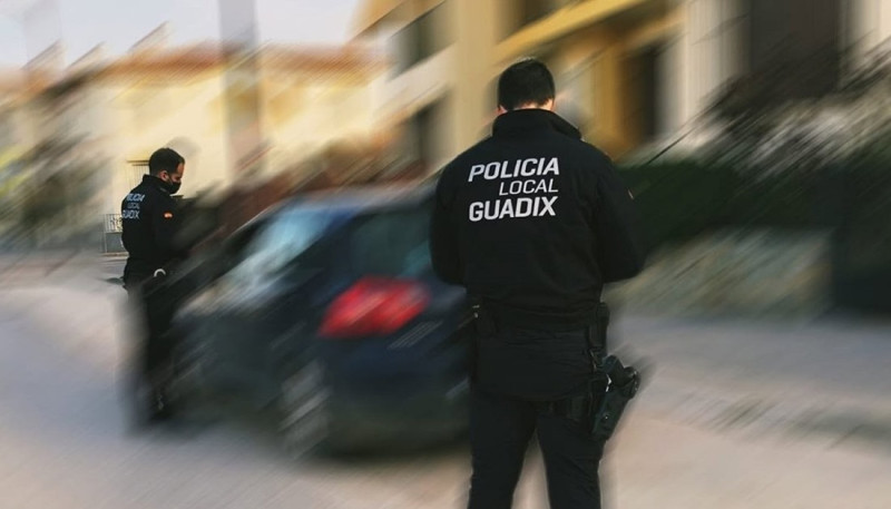 Imagen de recurso de la Policía Local de Guadix, cuerpo municipal de seguridad que acudió al lugar del suceso para abrir diligencias en torno al mismo (POLICÍA LOCAL DE GUADIX) Imagen de recurso de la Policía Local de Guadix, cuerpo municipal de seguridad que acudió al lugar del suceso para abrir diligencias en torno al mismo (POLICÍA LOCAL DE GUADIX)