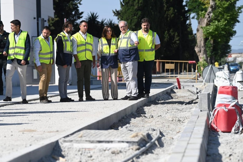 La consejera de Fomento, Articulación del Territorio y Vivienda en funciones, Rocío Díaz, visita las obras de la vía ciclopeatonal entre Alhendín y Armilla. (JUNTA DE ANDALUCÍA)