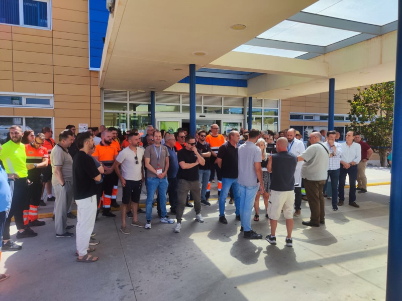 Concentración en Guadix por la agresión a un sanitario (UGT) Concentración en Guadix por la agresión a un sanitario (UGT)