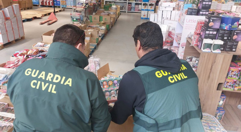 Investigado un varón de 35 años como presunto autor de un delito contra la propiedad industrial. (GUARDIA CIVIL DE GRANADA) Investigado un varón de 35 años como presunto autor de un delito contra la propiedad industrial. (GUARDIA CIVIL DE GRANADA)