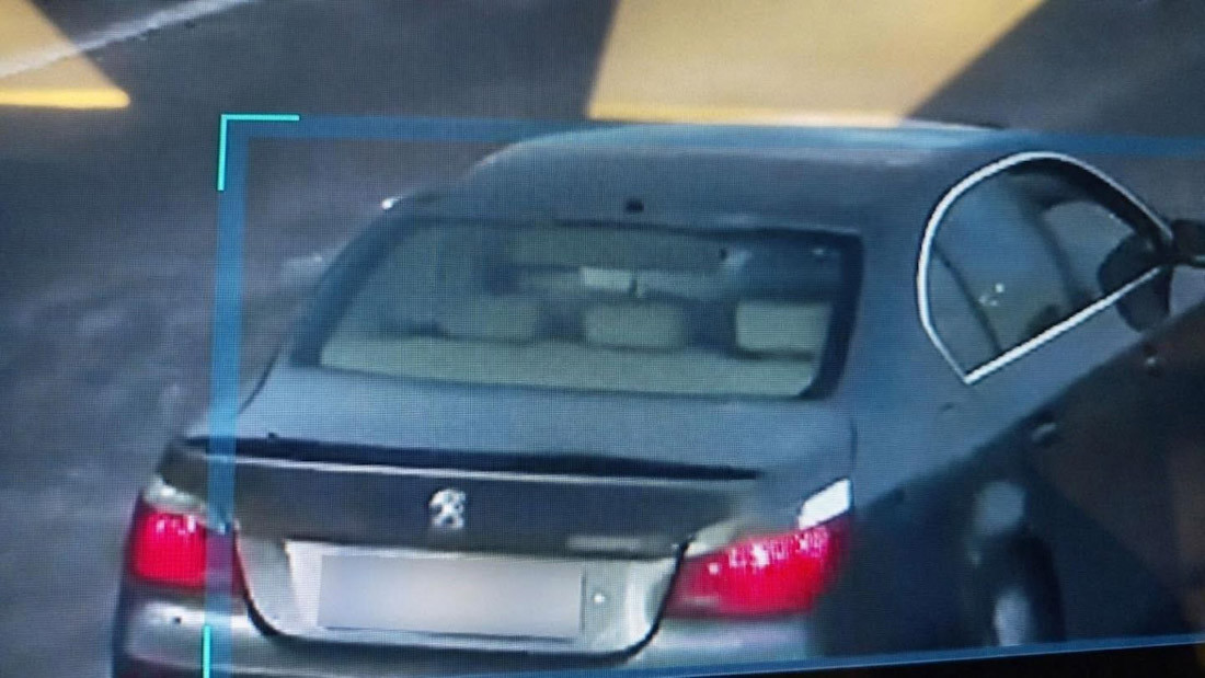 Vehículo captado por cámaras de vigilancia en Atarfe realizando maniobras de derrape e impactando con otro coche para después darse a la fuga (POLICÍA LOCAL DE ATARFE)