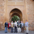 El director del Patronato de la Alhambra y Generalife, Rodrigo Ruiz-Jiménez, y el alcalde de Alcalá la Real, Antonio Marino Aguilera Peñalver, entre otros, durante la presentación de la iniciativa (JUNTA)
