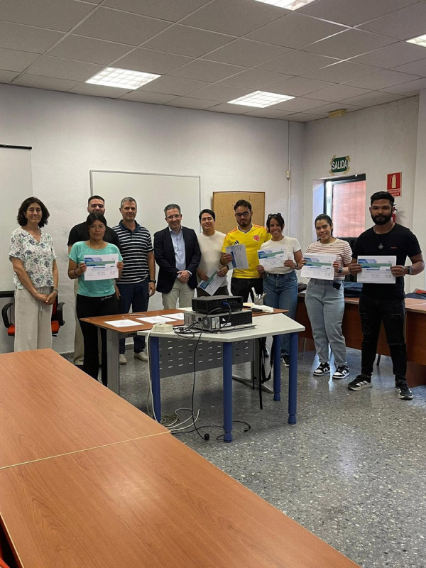 Un total de 60 personas de colectivos vulnerables se han formado en energías renovables gracias a Fundación Endesa, Fundación Magtel y el Ayuntamiento de Granada (FUNDACIÓN ENDESA) Un total de 60 personas de colectivos vulnerables se han formado en energías renovables gracias a Fundación Endesa, Fundación Magtel y el Ayuntamiento de Granada (FUNDACIÓN ENDESA)