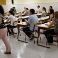 Más de 560 personas se examinan este sábado en Granada para obtener el título de la ESO (JUNTA)