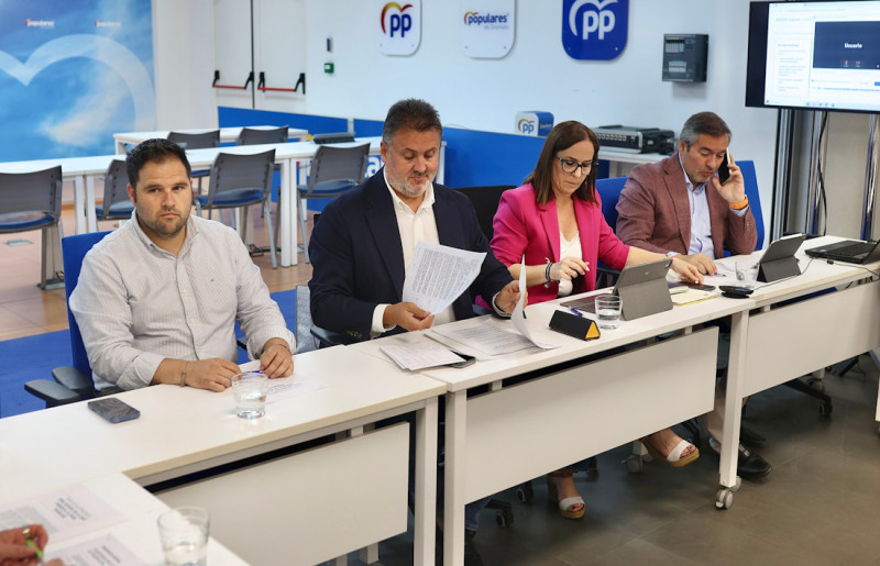 El PP de Granada ha mantenido una reunión de trabajo con representantes de la Plataforma por la Dignidad de los Autónomos 30N (GPMEDIA)