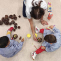Dos niños en un centro de atención infantil temprana (CENTRO DE SAN JUAN DE DIOS)
