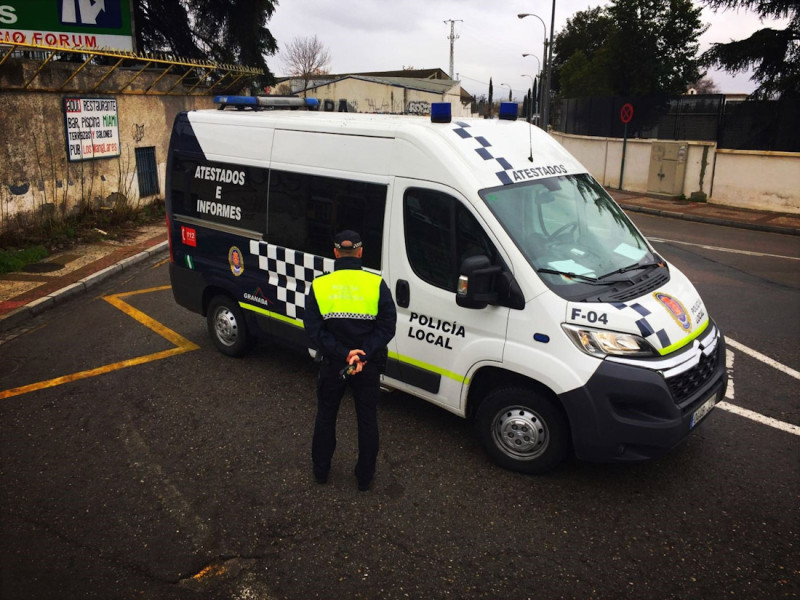 Imagen de un Policía Local de Granada. Archivo (POLICÍA LOCAL)