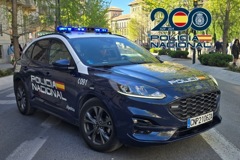 Vehículo de la Policía Nacional (POLICIA NACIONAL) Vehículo de la Policía Nacional (POLICIA NACIONAL)