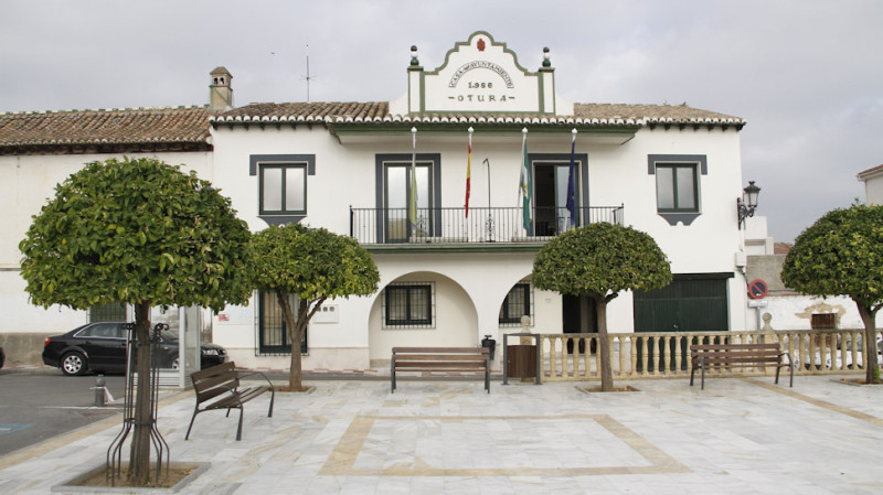 Fachada del Ayuntamiento de Otura. (AYTO. OTURA)