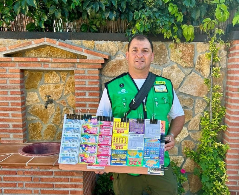 Vendedor de la Once en la comarca de Guadix (ONCE) Vendedor de la Once en la comarca de Guadix (ONCE)