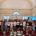 Foto de familia de los galardonados (JUNTA)