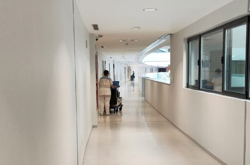 Trabajadora de la limpieza en un hospital. Archivo (CCOO) Trabajadora de la limpieza en un hospital. Archivo (CCOO)