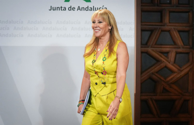 La vicepresidenta tercera y consejera de Economía, Hacienda y Fondos Europeos, y portavoz del Gobierno andaluz, Carolina España, a su llegada a la rueda de prensa posterior a la reunión semanal del Consejo de Gobierno (MARÍA JOSÉ LÓPEZ - EUROPA PRESS) La vicepresidenta tercera y consejera de Economía, Hacienda y Fondos Europeos, y portavoz del Gobierno andaluz, Carolina España, a su llegada a la rueda de prensa posterior a la reunión semanal del Consejo de Gobierno (MARÍA JOSÉ LÓPEZ - EUROPA PRESS)