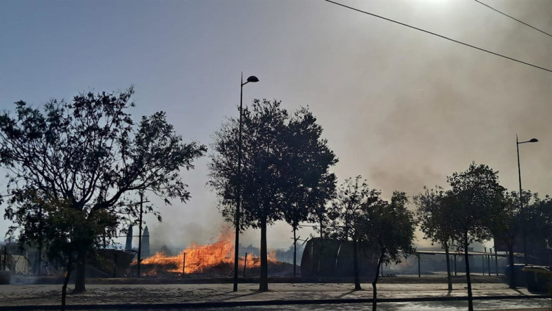 Incendio en una nave del Polígono Juncaril de Maracena (DIPUTACIÓN DE GRANADA) Incendio en una nave del Polígono Juncaril de Maracena (DIPUTACIÓN DE GRANADA)