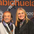 La alcaldesa de Granada, Marifrán Carazo, junto al maestro Pepe Habichuela en una imagen de archivo (AYUNTAMIENTO DE GRANADA)
