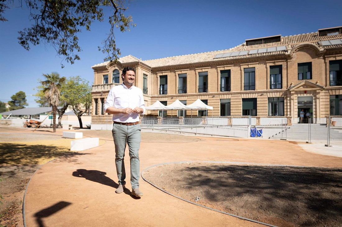 El diputado de Centros Sociales, Roberto González, ha realizado una visita a los trabajos de intervención paisajística (DIPGRA)